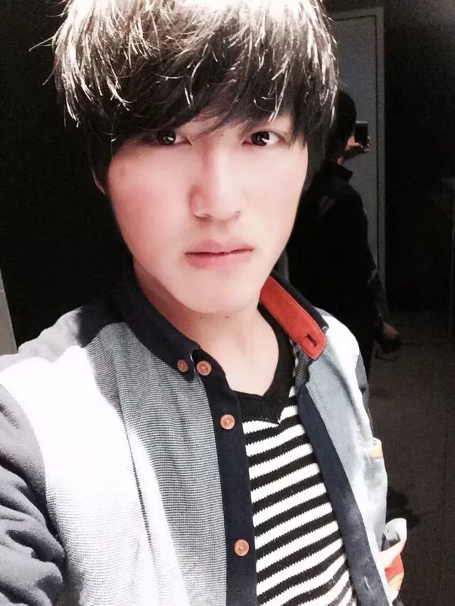 长直发的她、的主播照片