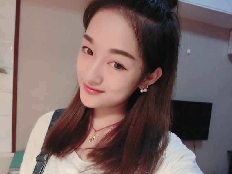 倩倩1114的主播海报