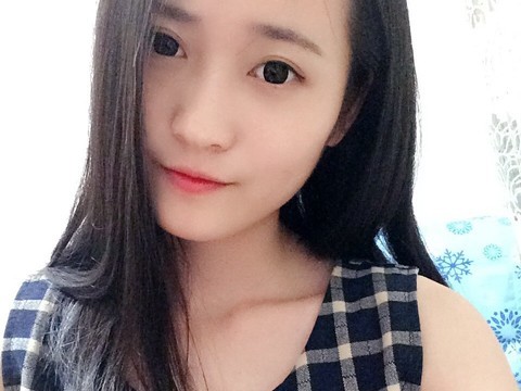 余龄儿海报