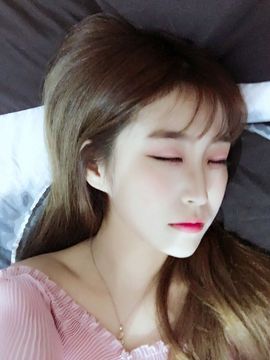 草莓小shi妹主播照片