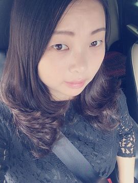 傻嘟嘟的女汉子主播照片