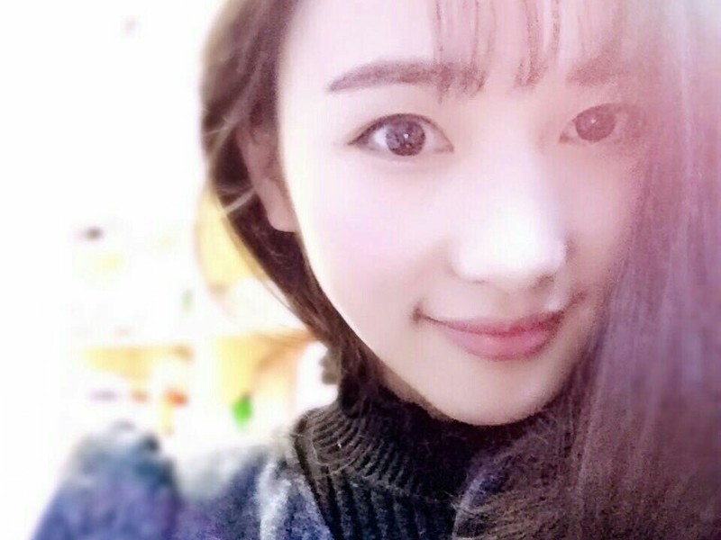 小柒素颜播的主播海报