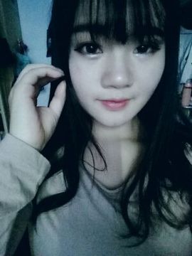 汐雨陌主播照片