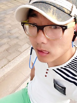 ℡歌手邱少安静唱歌主播照片