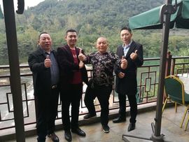 蒸汽烟客服一部小飞主播照片