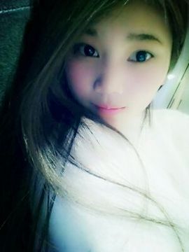 被谁朝思暮想的小白主播照片