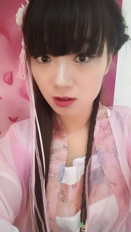 都在扯淡主播照片