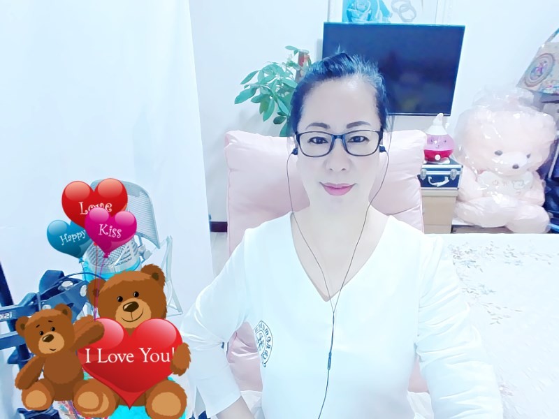魅力女人唱民歌的图片