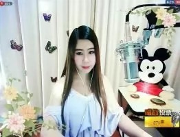 爱吃鸡排的~萌宝~！主播照片