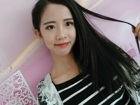 w炼儿海报