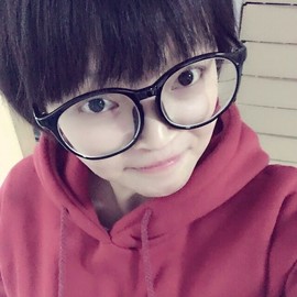 傻子小主播照片