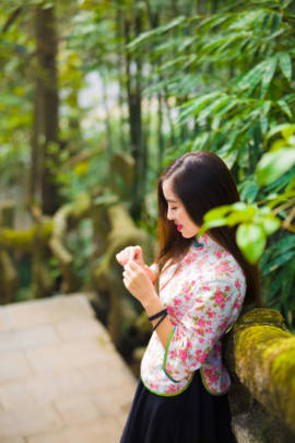 胭脂虽美｜慎有毒主播照片