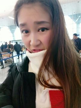 哟哟菇凉主播照片