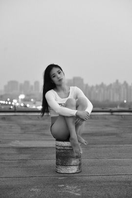 七月的舞蹈主播照片