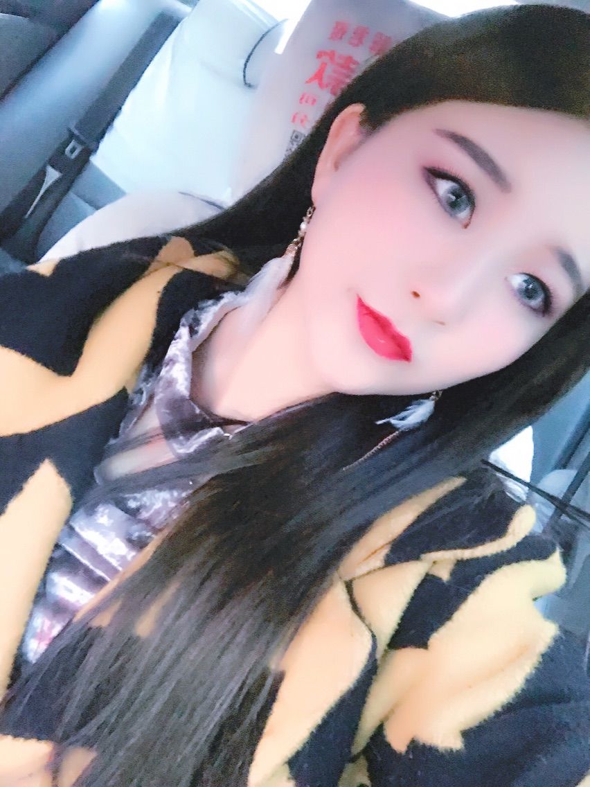 璐宝停播主播照片