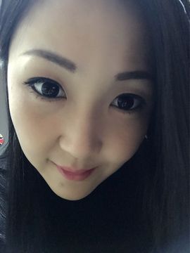 玖叶艾果主播照片