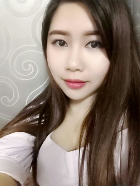 爱吃鸡排的~萌宝~！的主播照片