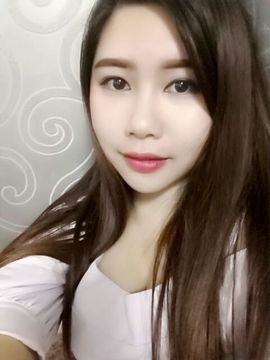 爱吃鸡排的~萌宝~！主播照片