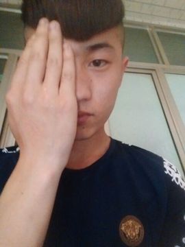 伟小傲主播照片