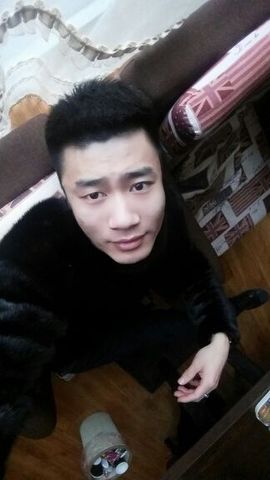 涛三依九主播照片