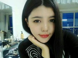 彩晶王子主播照片