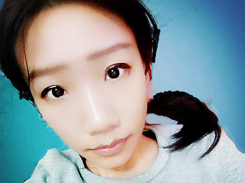 轻颜♔的主播海报