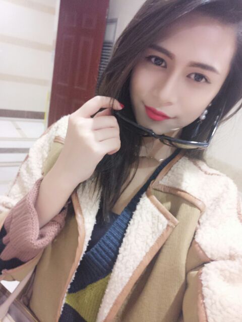 婷宝祝大家新年快乐的主播照片