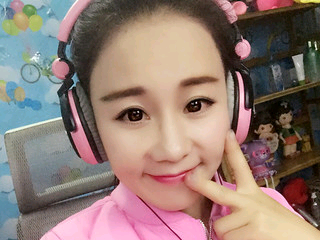 至型至酷的主播照片