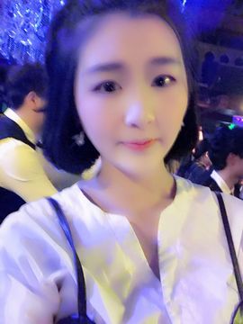 璐宝停播主播照片