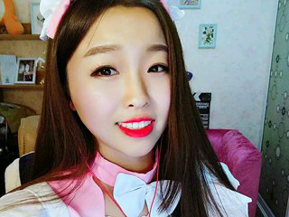ガ白か的主播照片