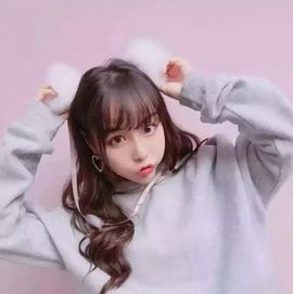 低吟“花非花的格调主播照片