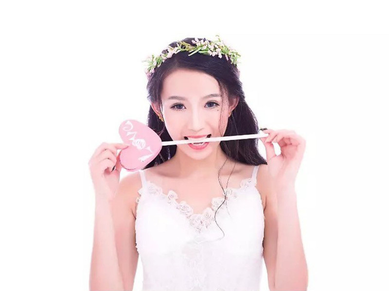 金小美。的主播海报
