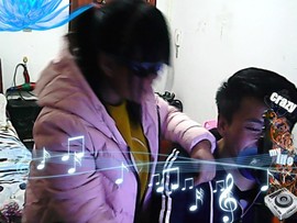 疯子阿勇主播照片