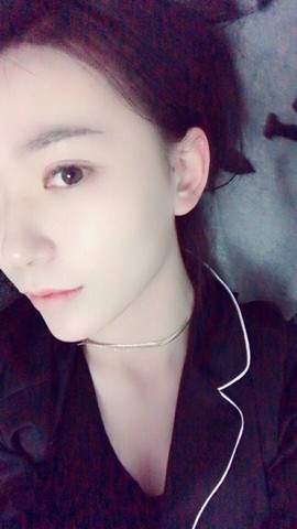 陆七萬主播照片