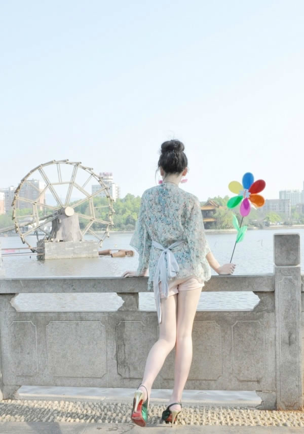 风中的风铃的图片