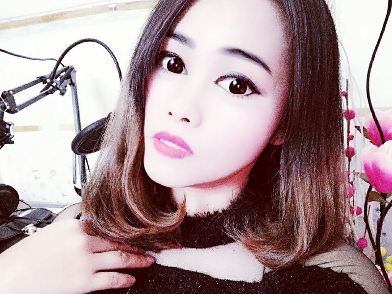 Yui-小情绪的主播海报