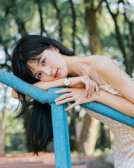 夏摇摇主播照片