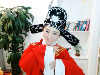 应*y的主播照片