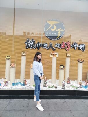 起手无回595主播照片