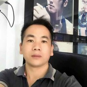 老魏w1海报