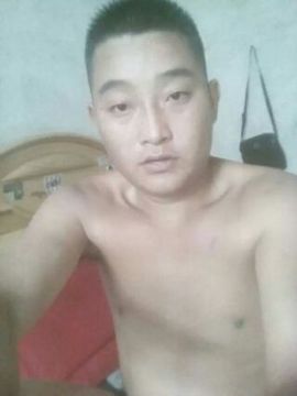 YE，浮沉主播照片