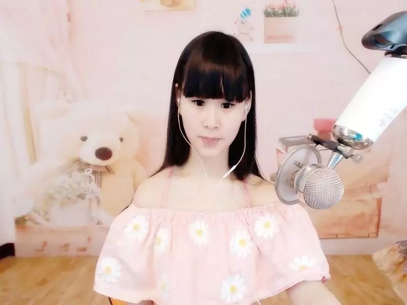 小诗思的主播海报