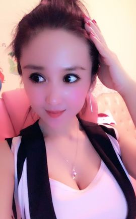 魅丽晴儿主播照片