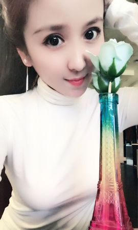 魅丽晴儿主播照片