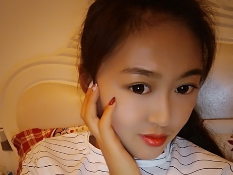 。酷酷的丑八怪海报
