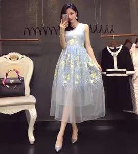 欧货时尚女装主播照片