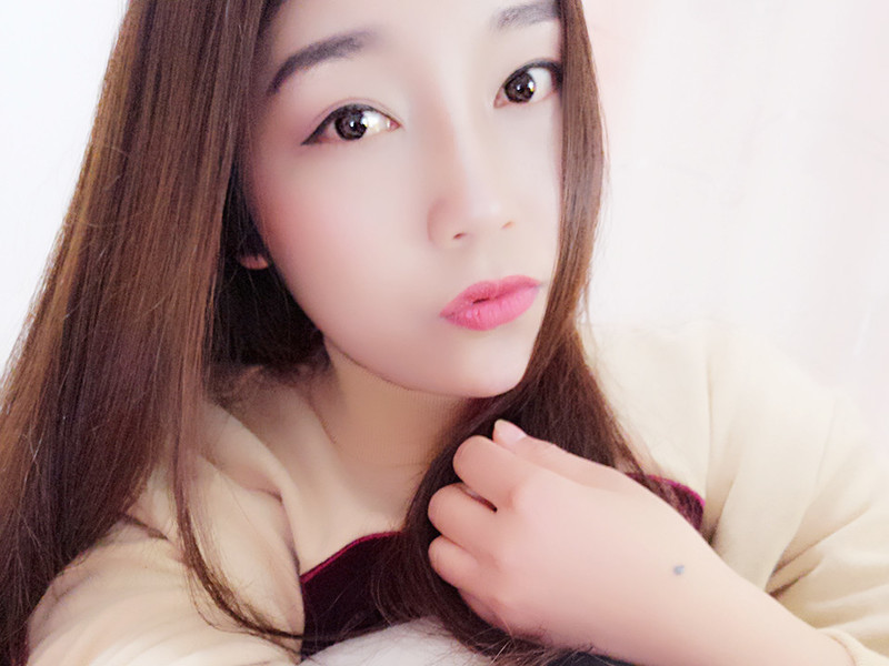 蜜小七的主播海报
