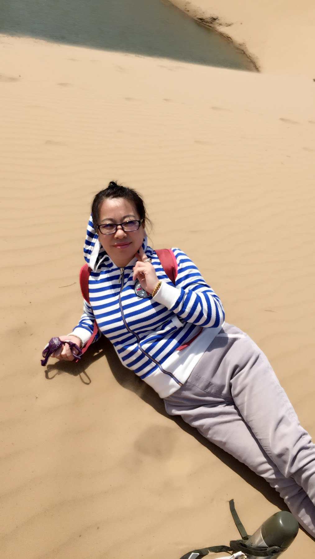 魅力女人唱民歌的图片