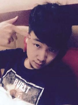 你暖风哥i主播照片