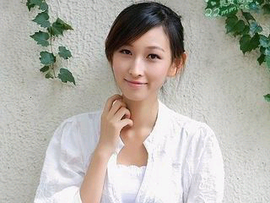 亚兆9主播照片